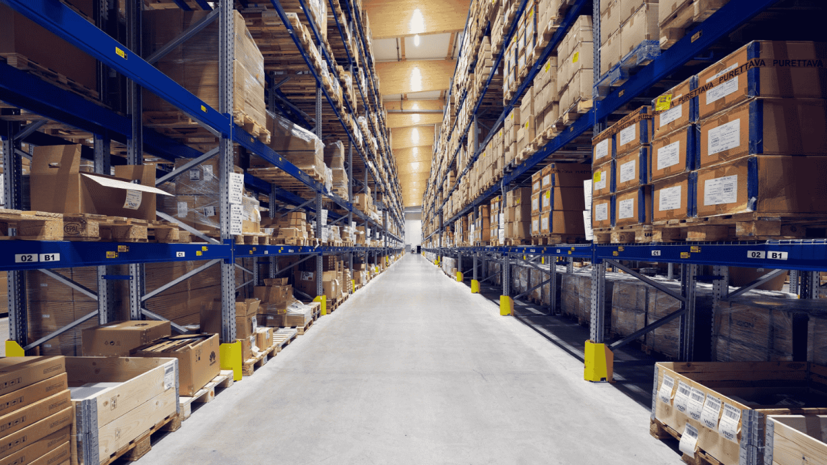 Logentin logistiikkakeskus Vantaalla